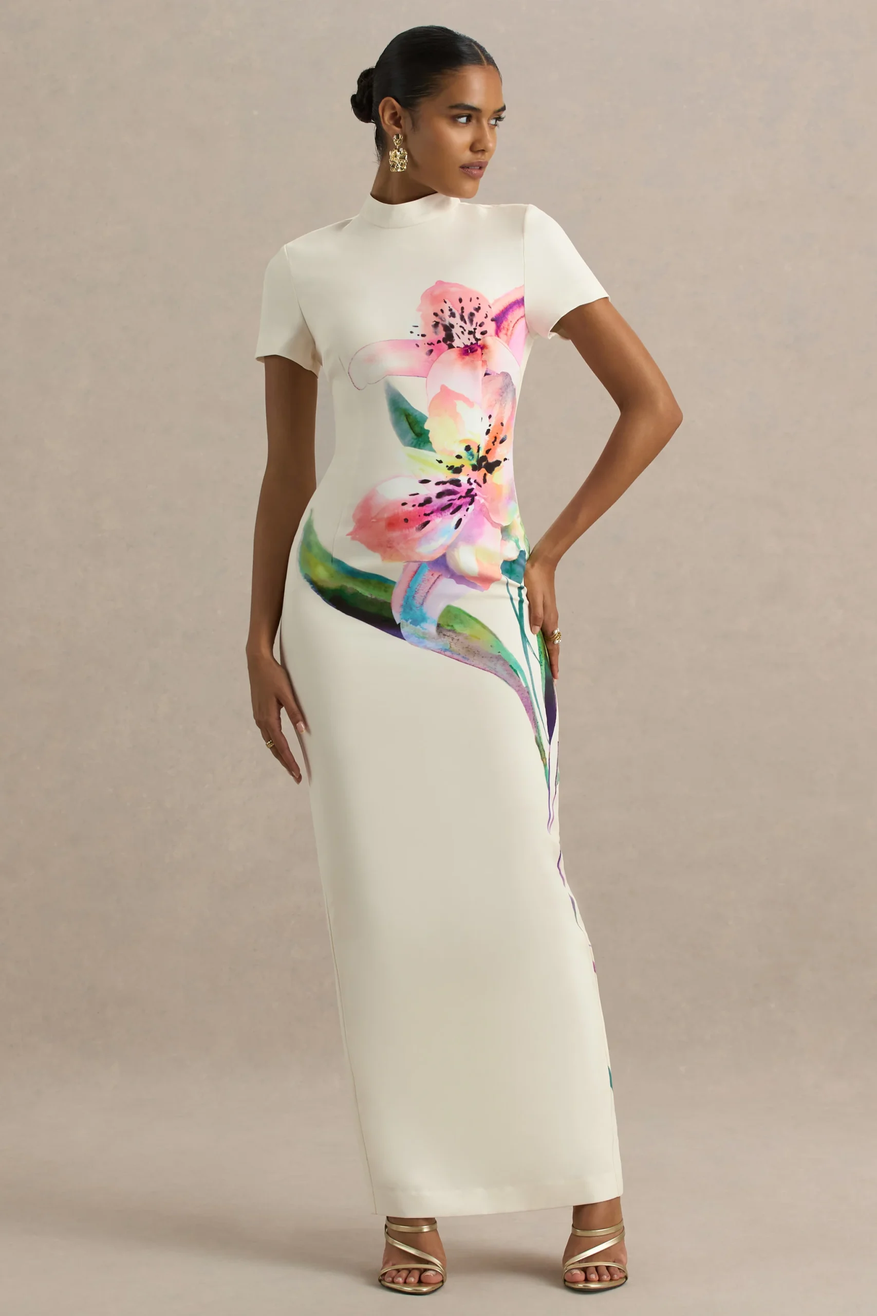 Hessie | Vestido largo de mangas cortas con detalle de flores - Imagen 4